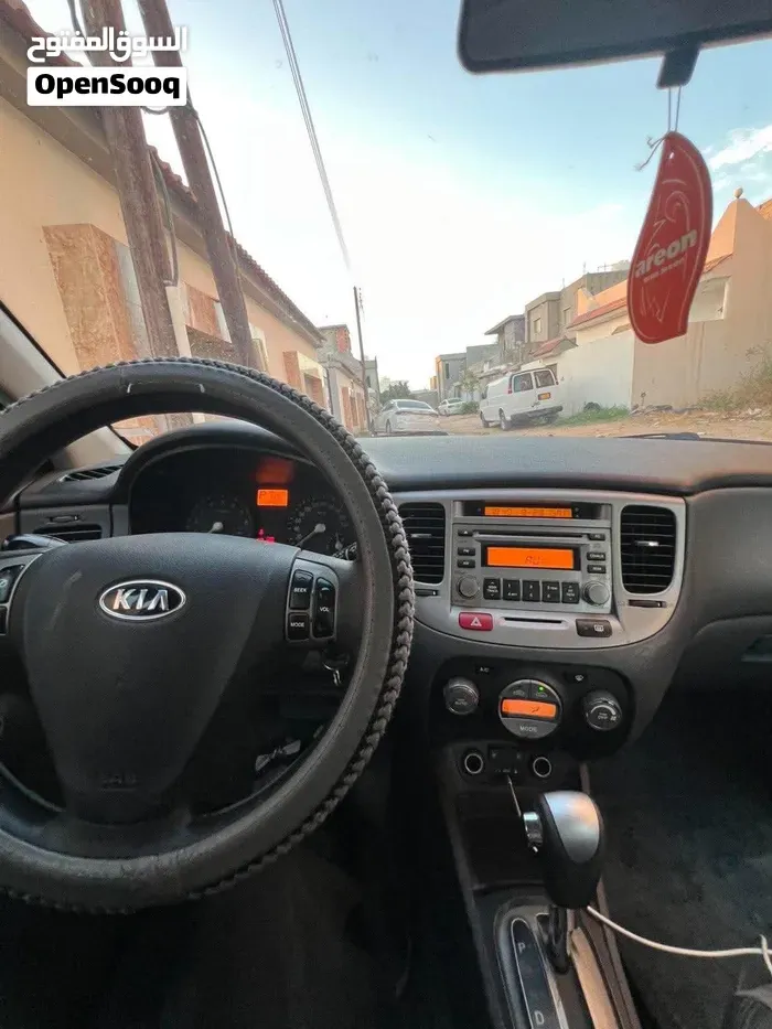 Kia Rio 2010 photo 2