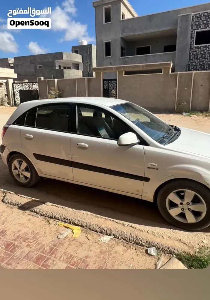 Kia Rio 2010 photo 4