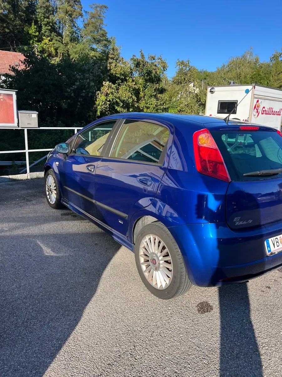Fiat Grande Punto 2006 photo 3