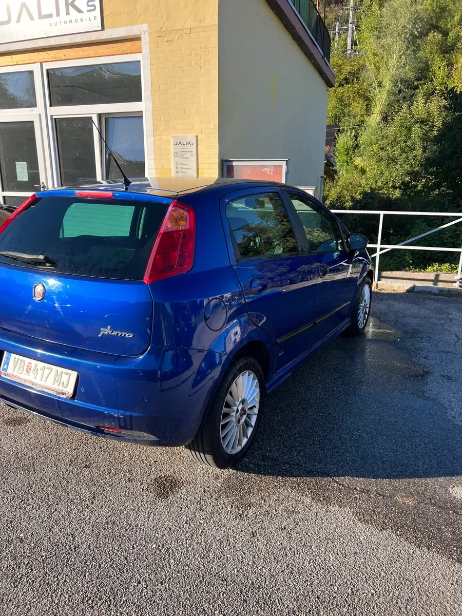 Fiat Grande Punto 2006 photo 2