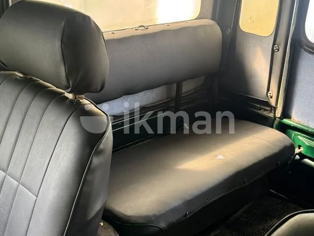 Mitsubishi 4Dr 1966 photo 3