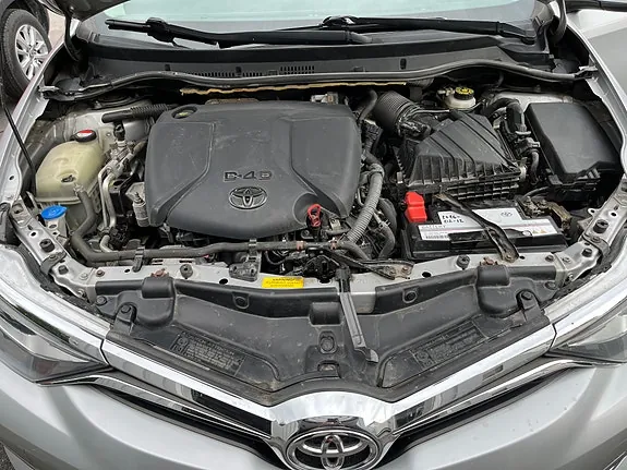 Toyota Auris 2015 photo 3