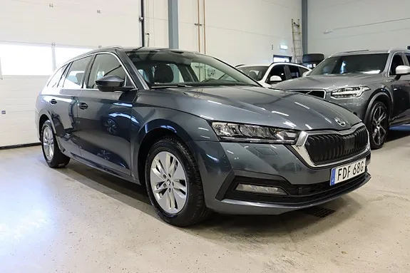 Skoda Octavia 2021 photo 2