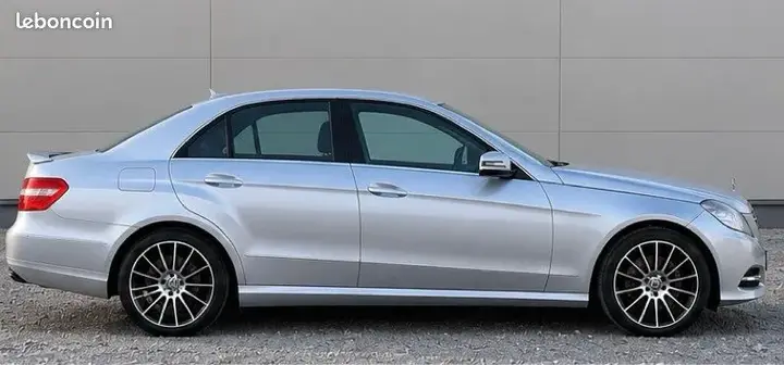 Mercedes-Benz E-Class 2012 photo 3