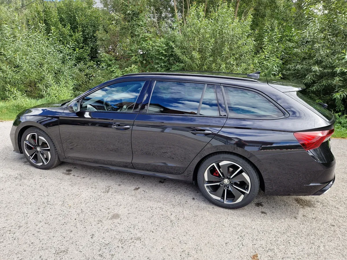 Skoda Octavia 2021 photo 2