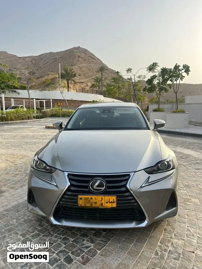 Lexus Is 300 2017 photo 5