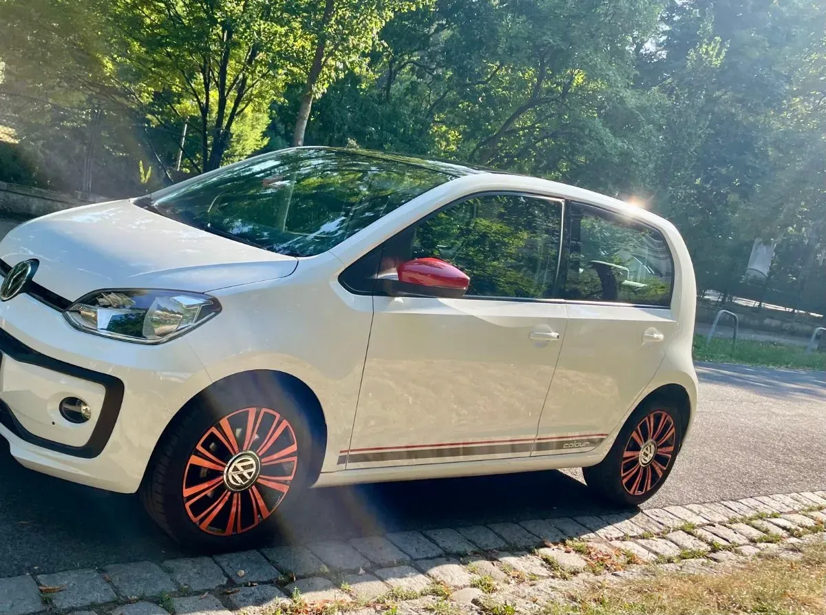 Volkswagen Up 2018 photo 2