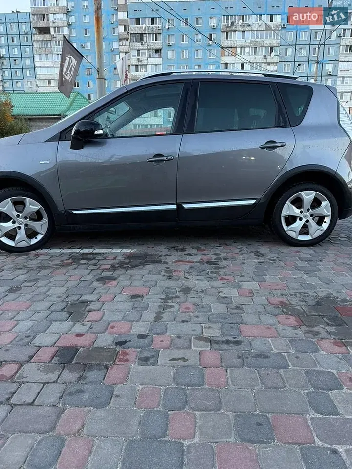 Renault Scenic 2013 photo 4