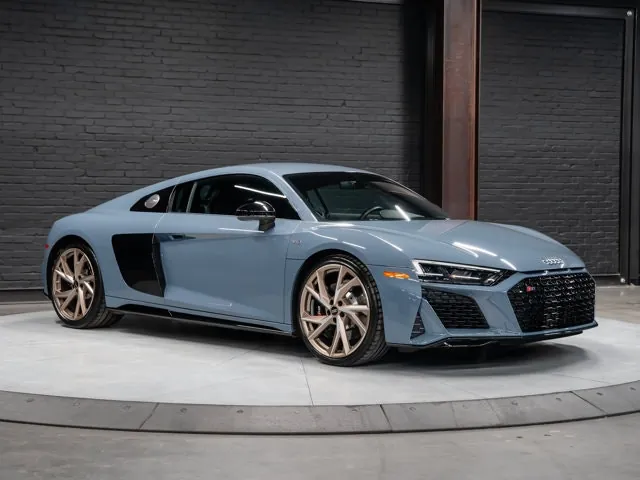 Audi R8 2023 photo 2