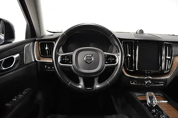 Volvo Xc60 2020 photo 2