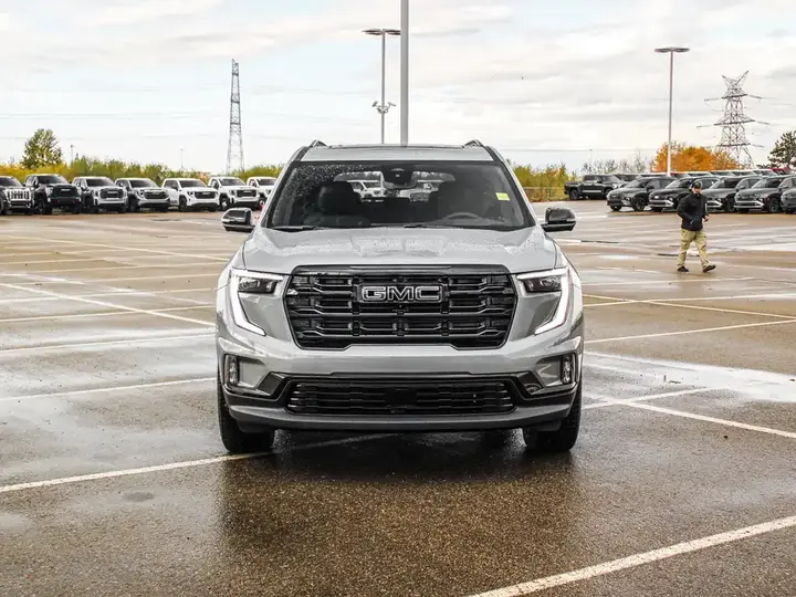 GMC Acadia 2027 photo 3