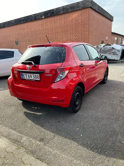 Toyota Yaris 2011 photo 3