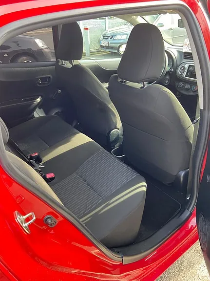 Toyota Yaris 2011 photo 5