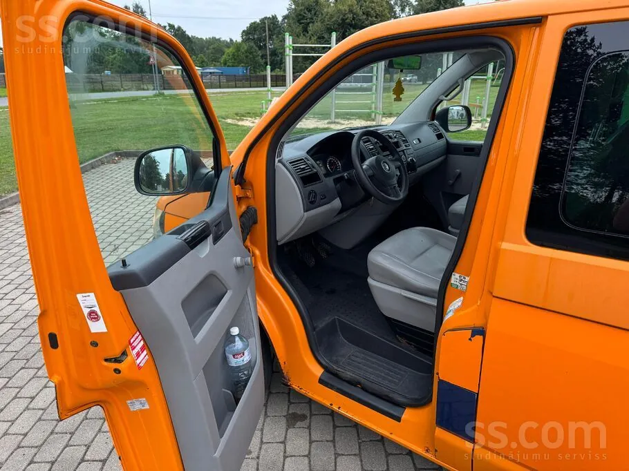Volkswagen Caravelle 2010 photo 5