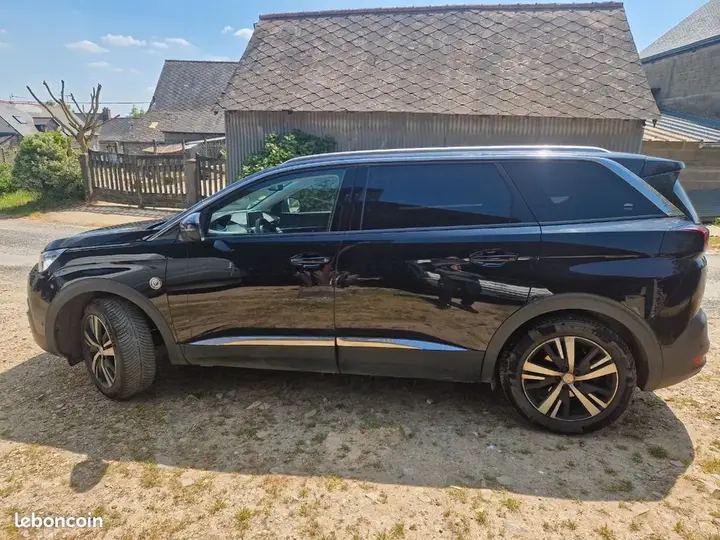 Peugeot 5008 2020 photo 3