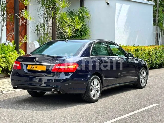 Mercedes-Benz E200 2011 photo 5