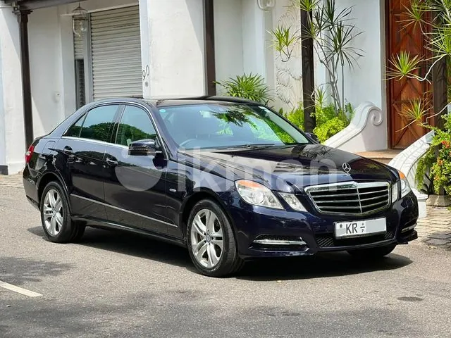 Mercedes-Benz E200 2011 photo 2