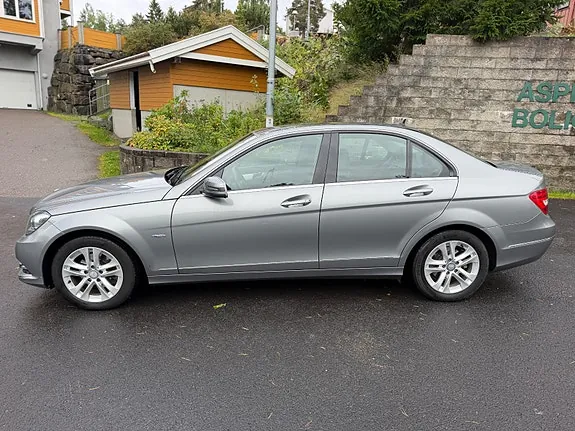 Mercedes-Benz C180 2012 photo 2