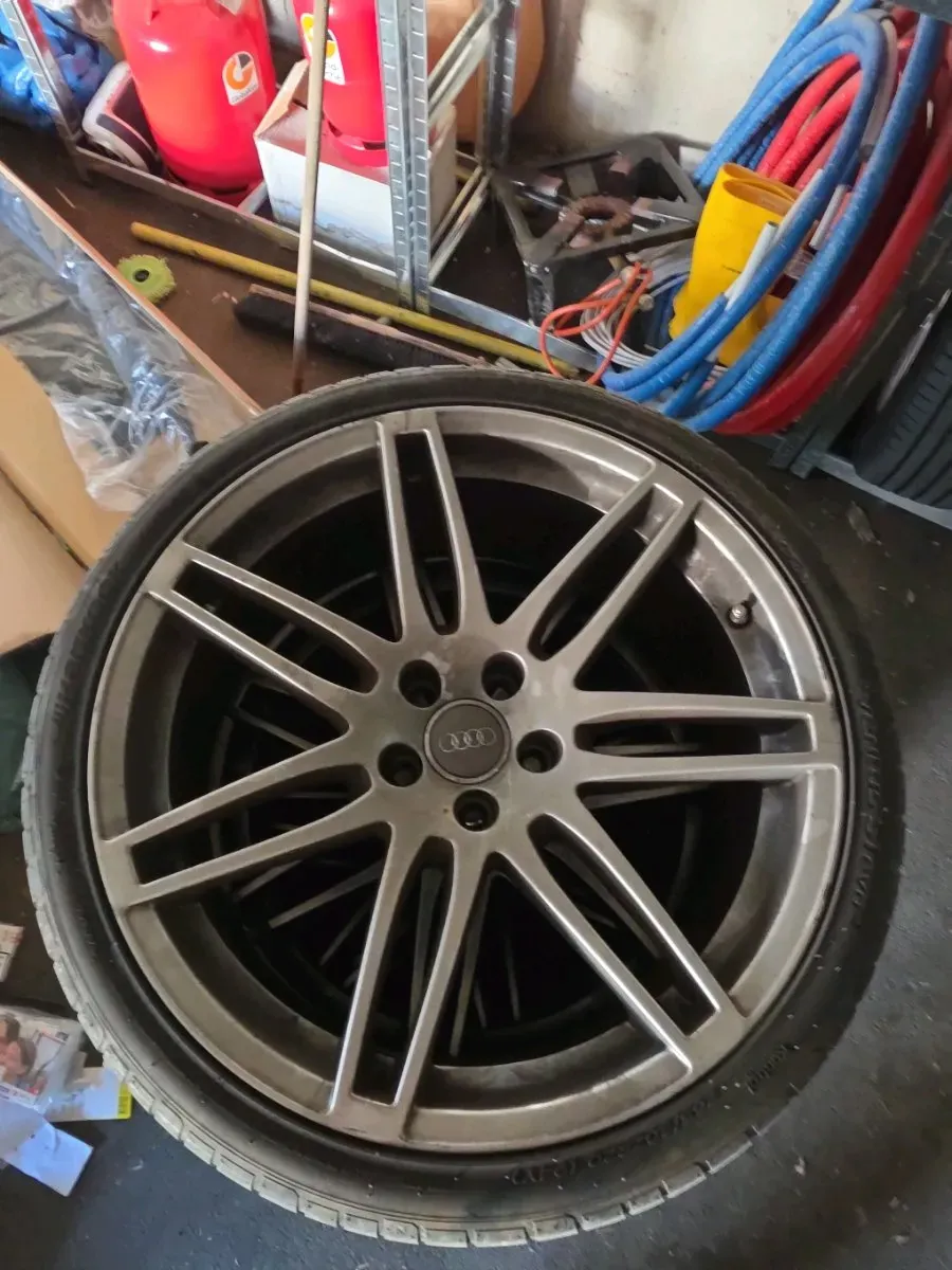 Audi A5 2009 photo 2