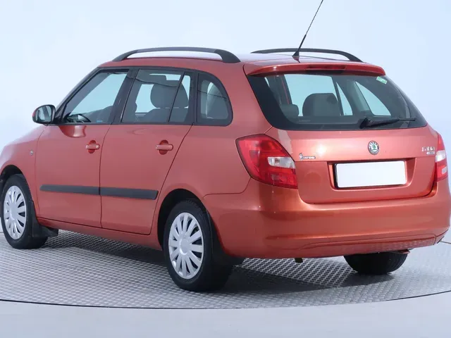 Skoda Fabia Combi 2009 photo 3