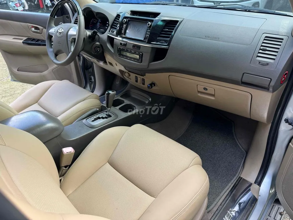 Toyota Fortuner 2012 photo 4
