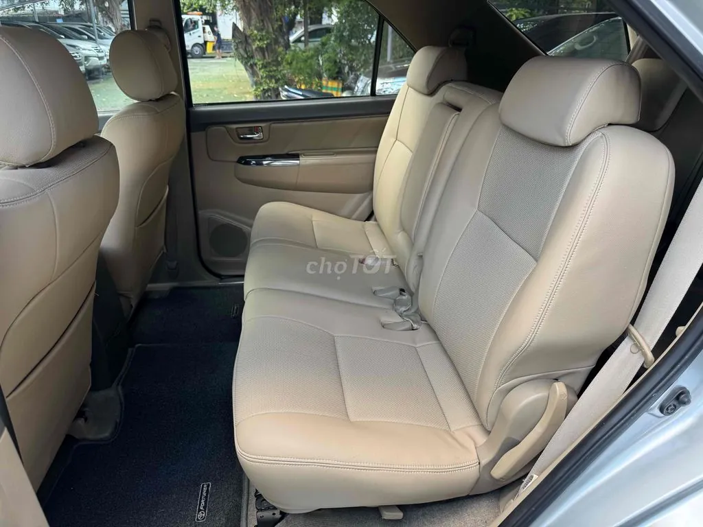 Toyota Fortuner 2012 photo 5