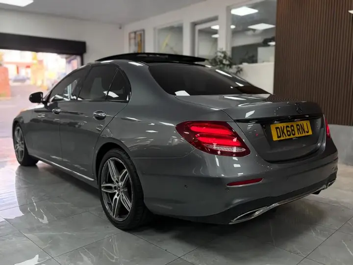 Mercedes-Benz E-Class 2019 photo 2