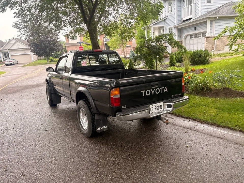 Toyota Tacoma 1997 photo 2