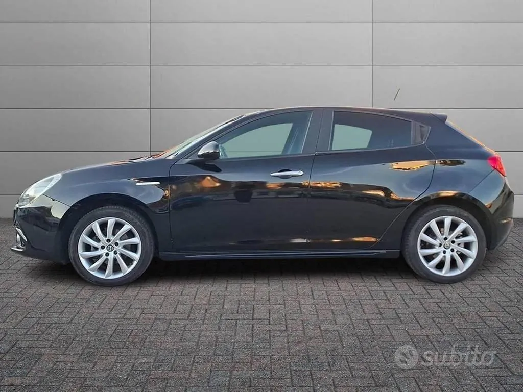 Alfa Romeo Giulietta 2018 photo 4