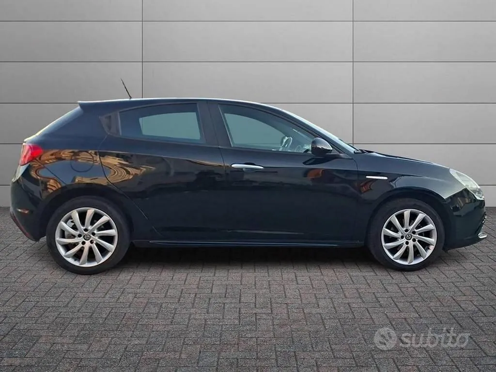 Alfa Romeo Giulietta 2018 photo 3