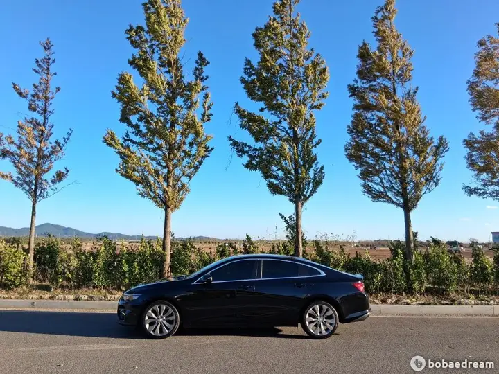 Chevrolet Malibu 2018 photo 2