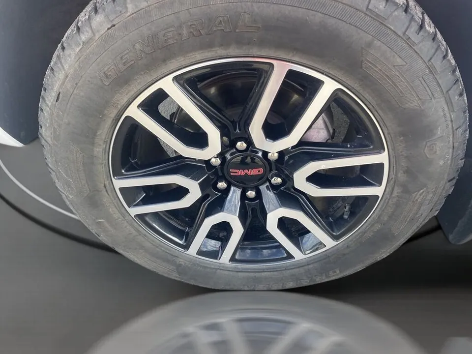 GMC Yukon 2024 photo 3