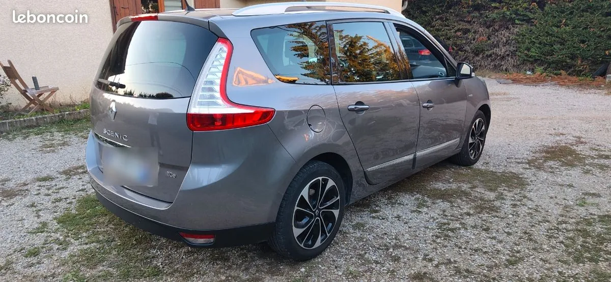 Renault Grand Scenic 2016 photo 2