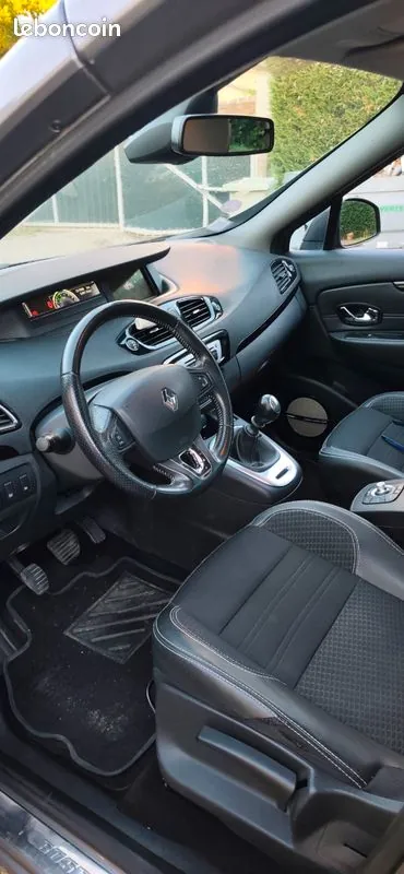 Renault Grand Scenic 2016 photo 3