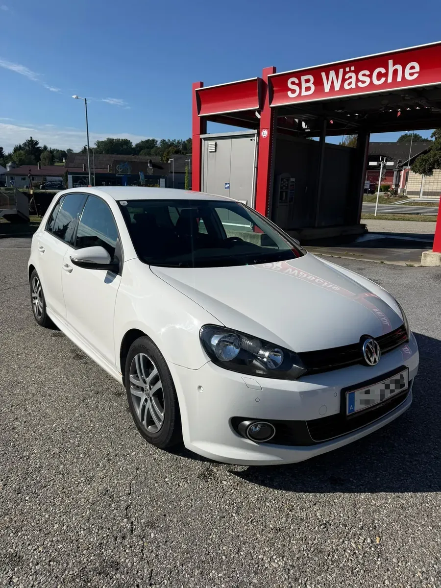 Volkswagen Golf 2011 photo 2