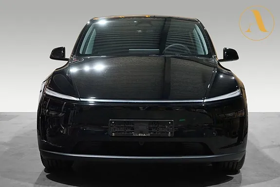 Tesla Model Y 2025 photo 3