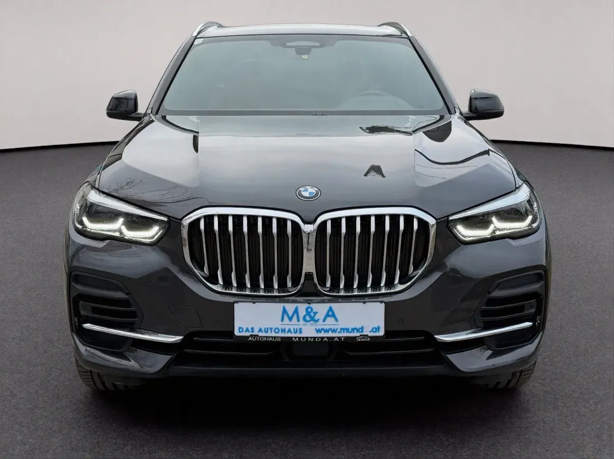 BMW X5 2021 photo 2