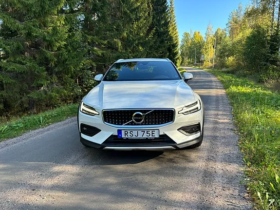 Volvo V60 Cross Country 2019 photo 4