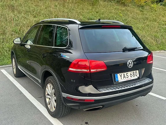 Volkswagen Touareg 2016 photo 2