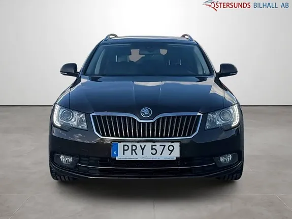 Skoda Superb 2015 photo 2