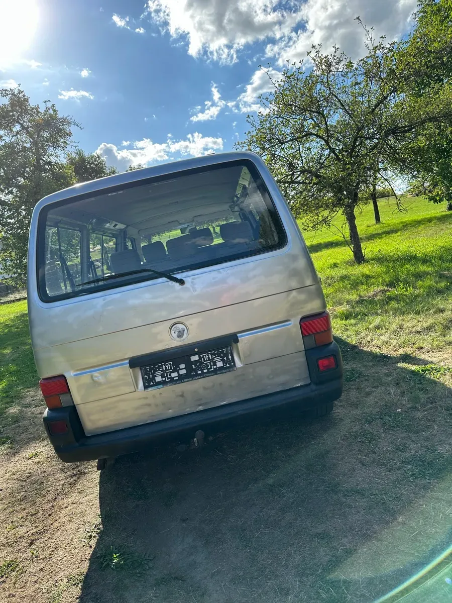 Volkswagen T4 1996 photo 2