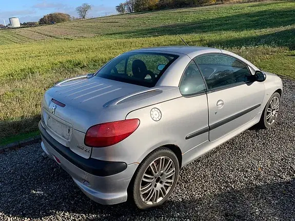 Peugeot 206 Cc 2002 photo 2