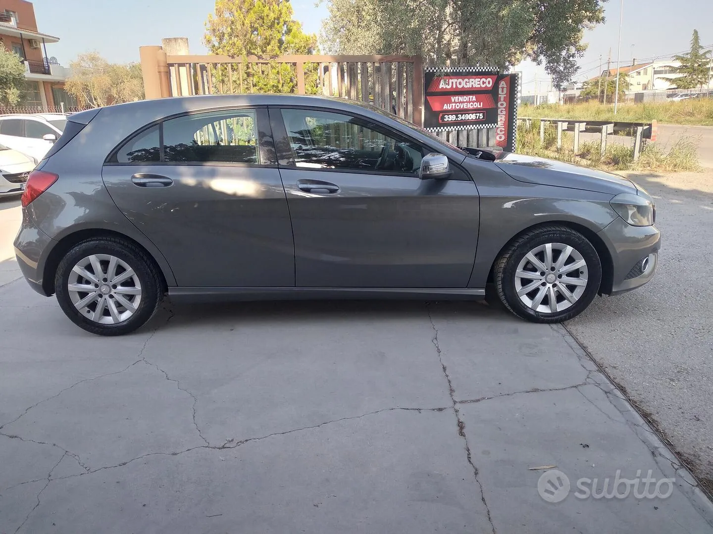 Mercedes-Benz A 200 2013 photo 4