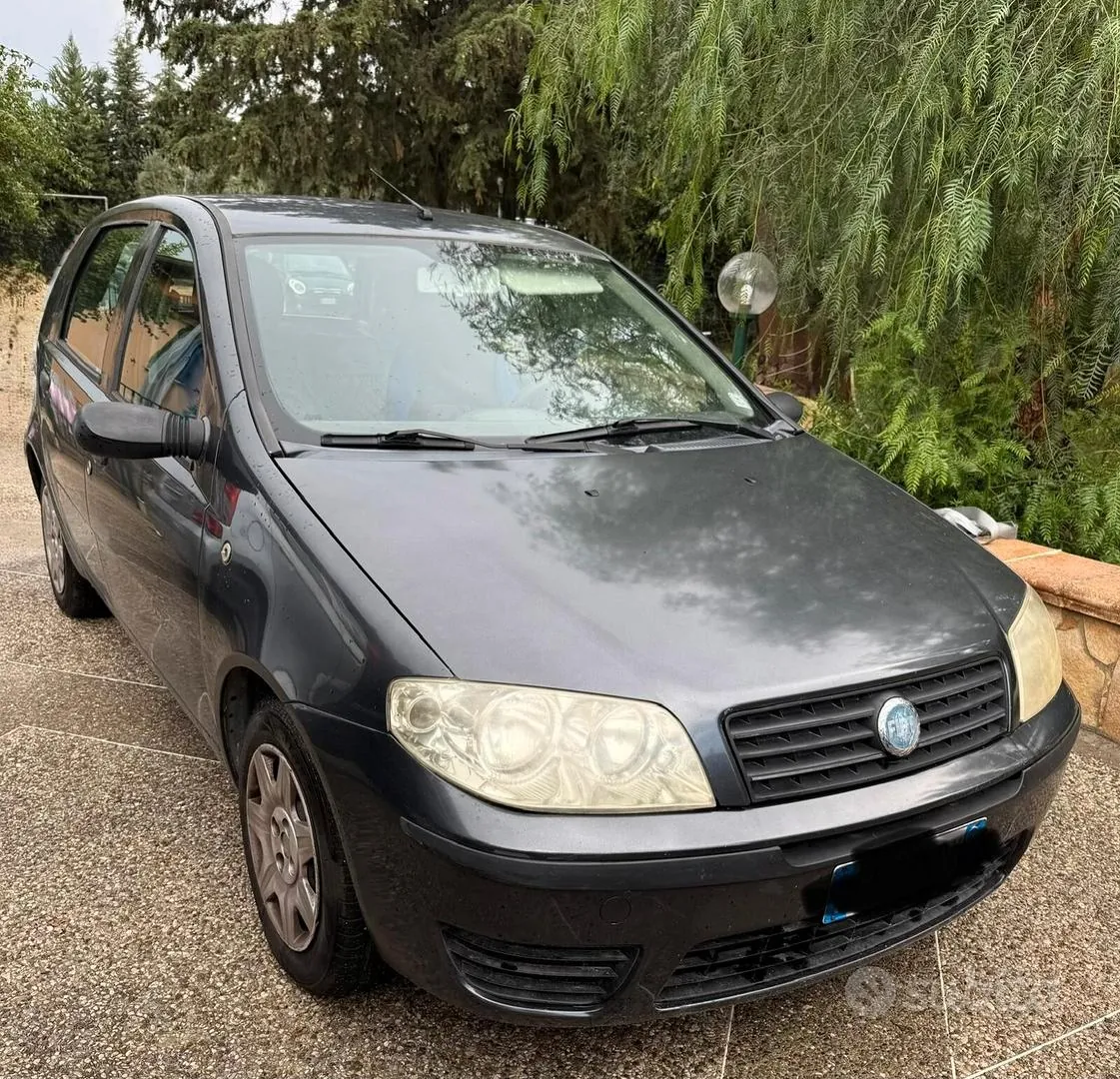 Fiat Punto 2004 photo 2