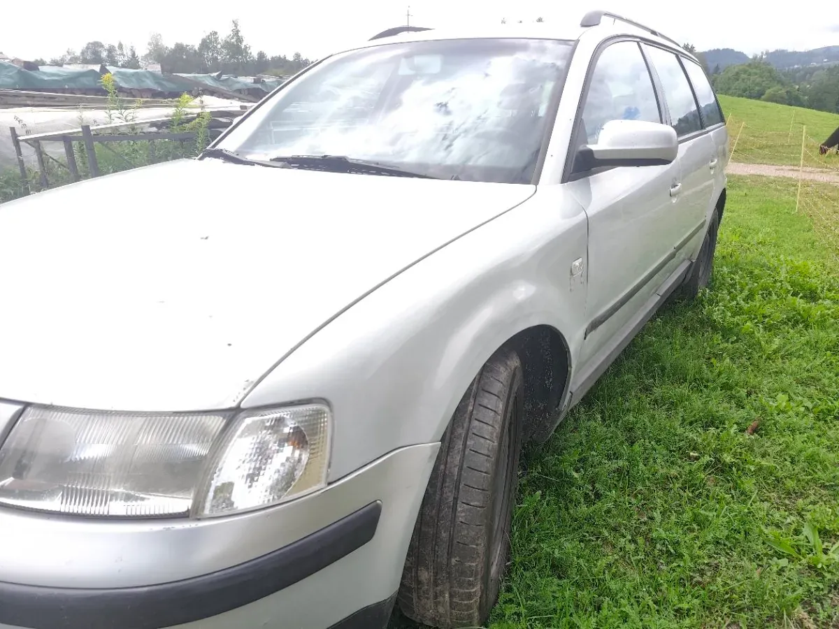 Volkswagen Passat 2000 photo 2