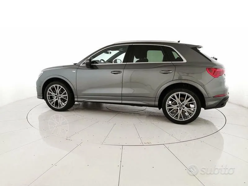 Audi Q3 2024 photo 2