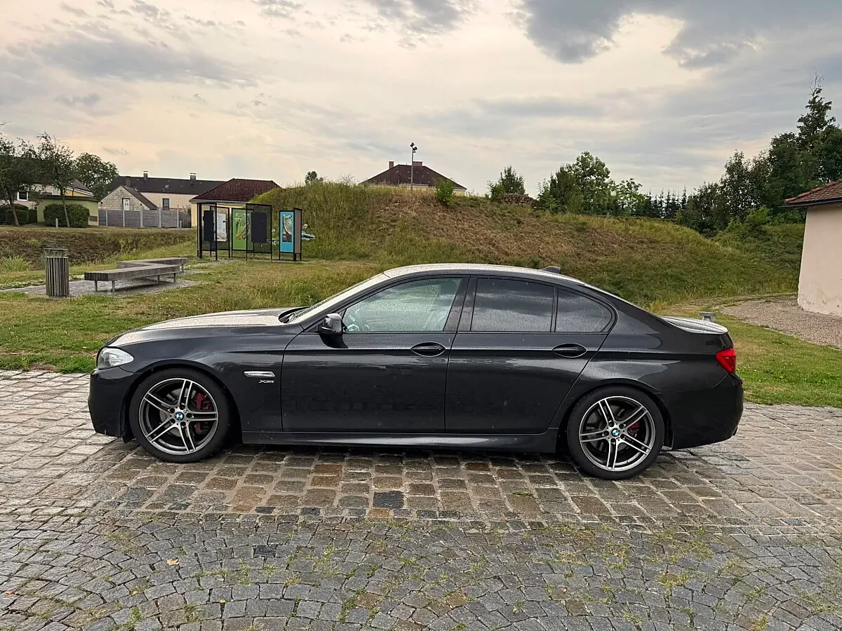 BMW 5 Series 2011 photo 3