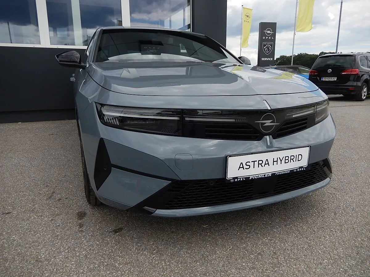 Opel Astra photo 3