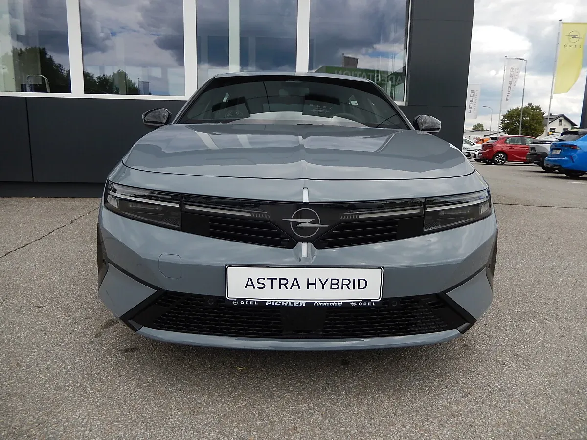 Opel Astra photo 2