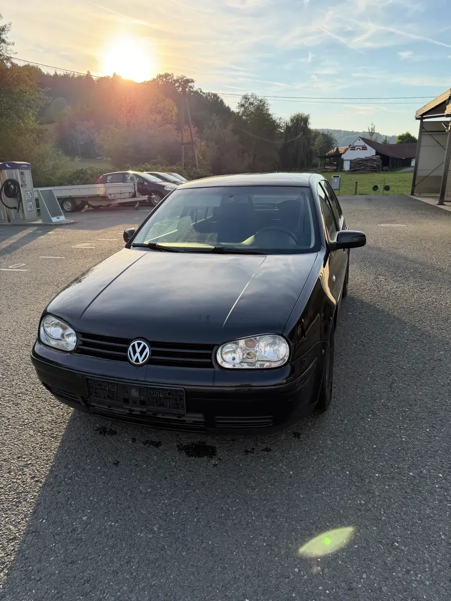 Volkswagen Golf 2001 photo 2